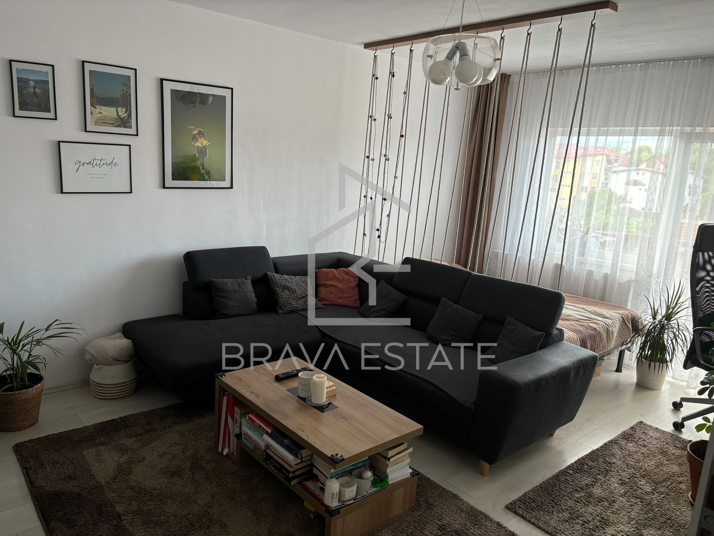 Apartament 54mp,  2 camere decomandate, balcon, parcare,  Zorilor, - Poză 1