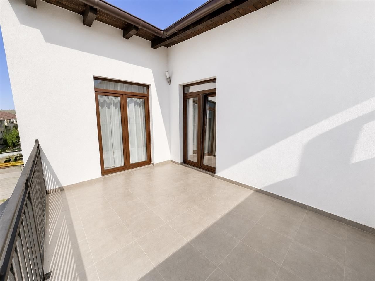 Penthouse modern cu 2 terase spectaculoase și parcare inclusă - Poză 12