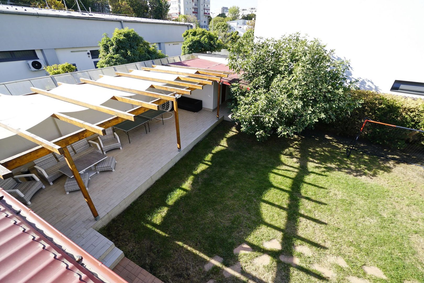 Ideal gradinita P+2, 8 cam, 6 dormt 6 bai, 3 garaje teren 650 mp, - Poză 6