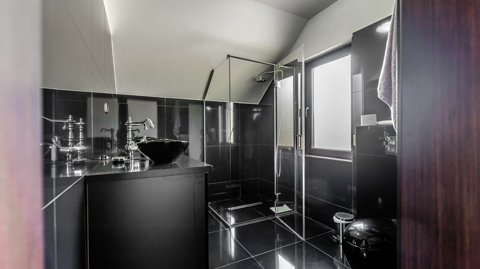 Vilă nouă independentă energetic și 1117 mp teren - Poză 7