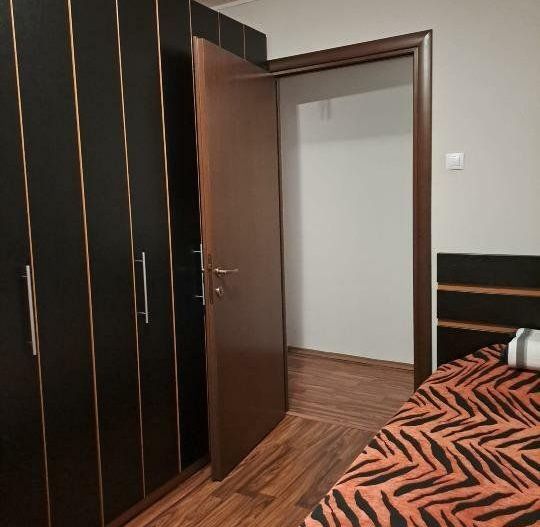 Apartament 3 camere,renovat,mobilat situat langa scoala si gradinita. S178 - Poză 8