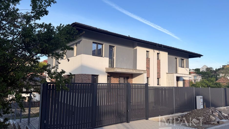 Casa cuplata cu garaj dublu, in Dezmir! - Poză 1