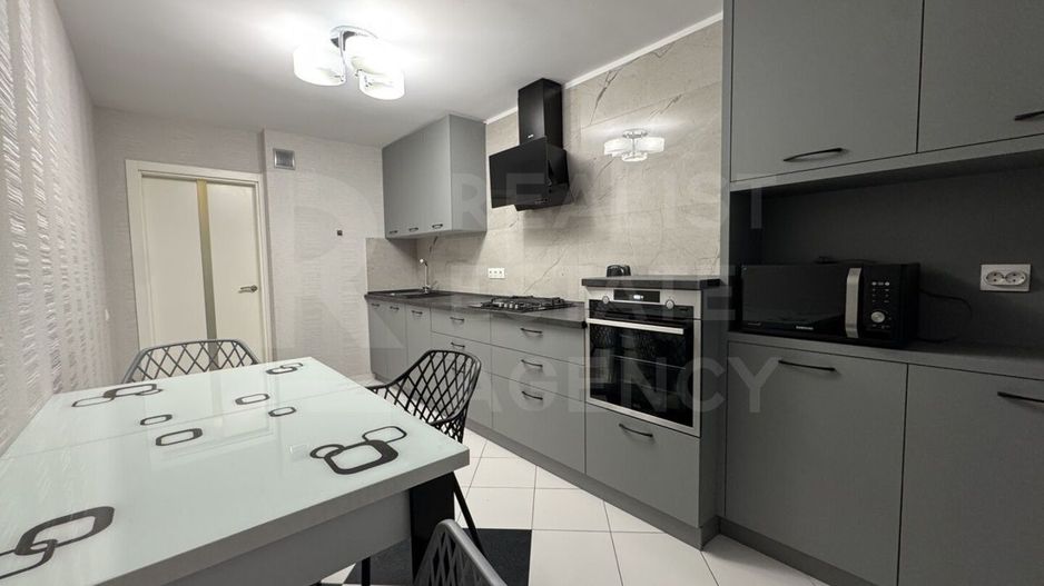Chirie, apartament, 3 camere, str. Petru Movilă, Centru - Poză 2