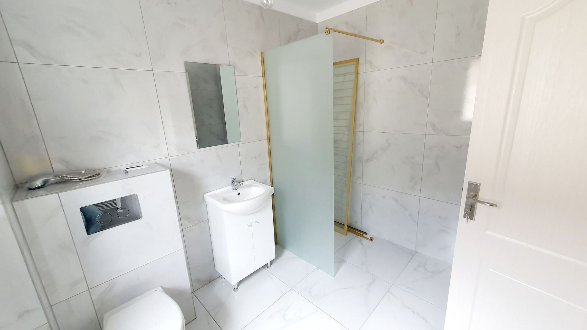 Casa de închiriat: Cartier privat, zona lacurilor Crevedia Buftea. - Poză 6