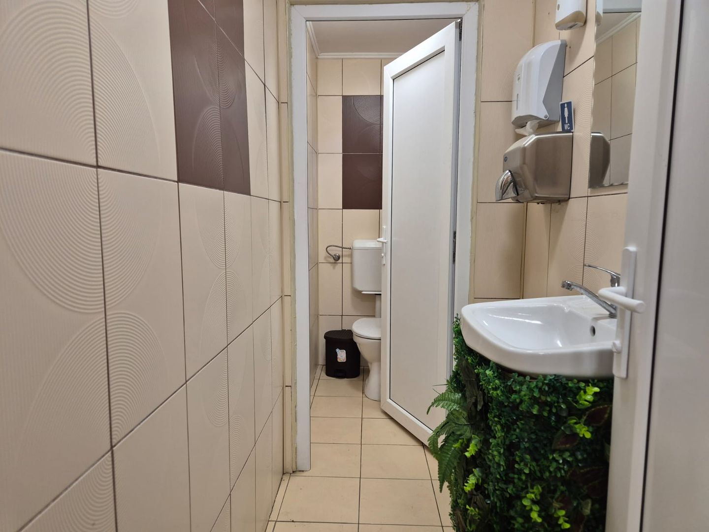 Spațiu comercial restaurant cu terasă de vânzare în  Olimp Constanța - Poză 15
