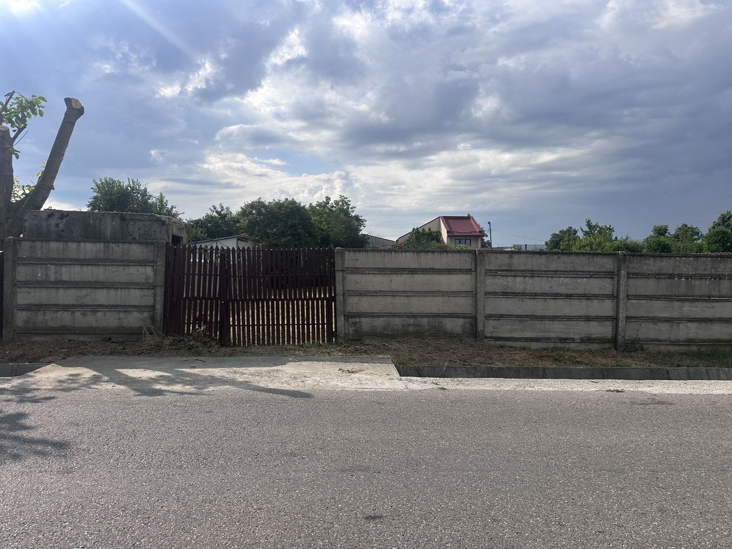 Teren intravilan de vânzare în Aninoasa, Dâmbovița! - Poză 1