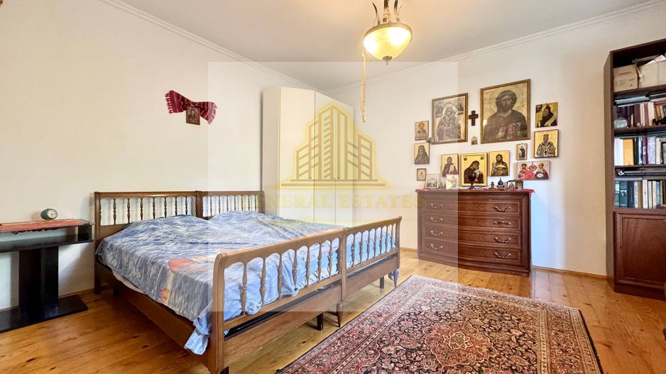 Vânzare Casă  D+P+E - 230 m.p. - Bucium - Poză 13