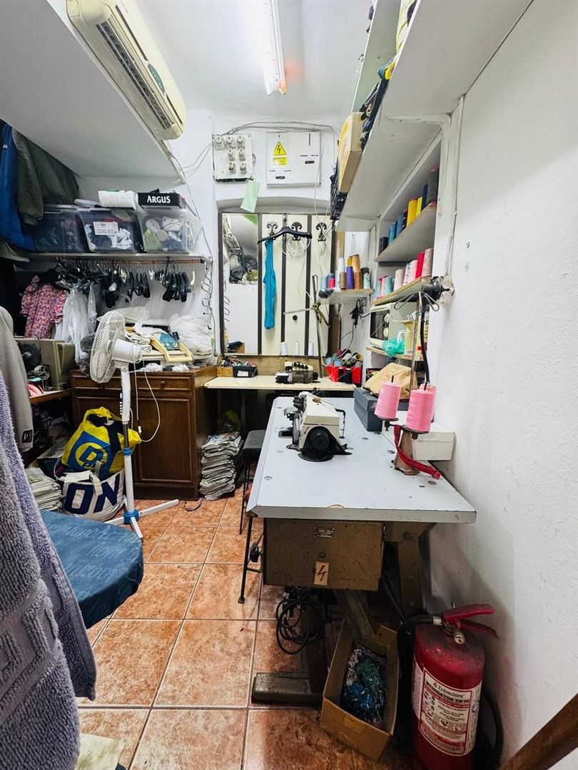 Spatiu comercial la demisol Central cu boxa - Poză 2