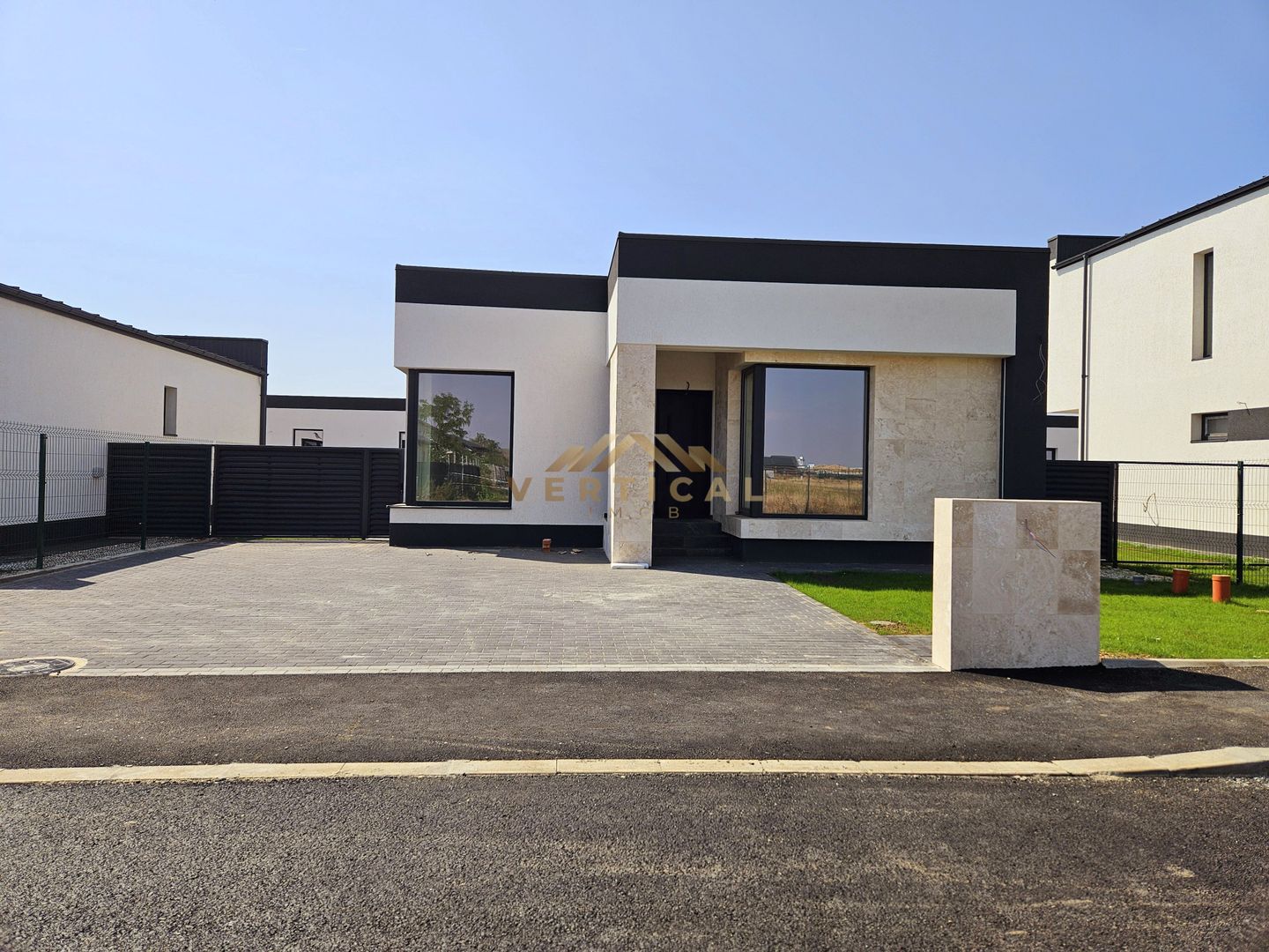 Casa parter cu 4 camere - comuna Berceni - Poză 3