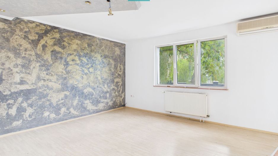 Vilă cu 5 camere pentru investiții în Dumbrăvița - Poză 25