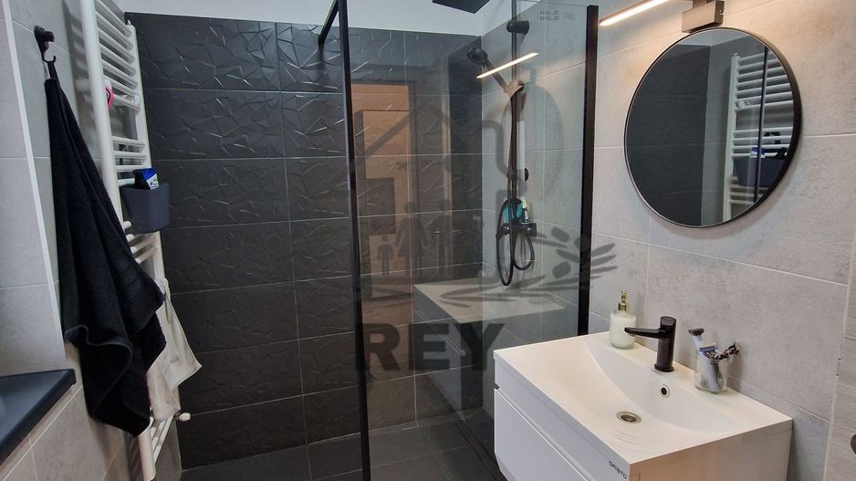 Casă modernă de vânzare în Șelimbăr la mai puțin de 7 min de Sibiu - Poză 5