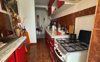 Apartament 3 camere decomandat Calea Bucuresti etaj 1/4 - Poză 2