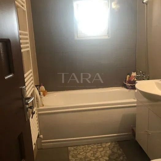 Apartament cu 2 camere, renovat complet, zona Plopilor, Pod Calvaria. - Poză 7