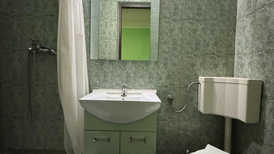 Hotel de inchiriat, 25 camere, 25 bai, receptie,T719 - Poză 3