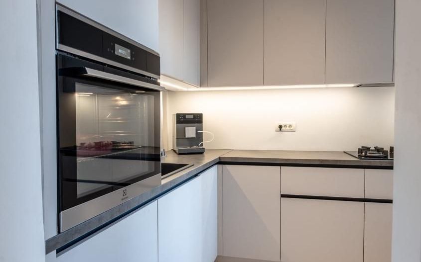 Apartament superb 4 camere. Piața Romană, 100 mp, vedere parc - Poză 9