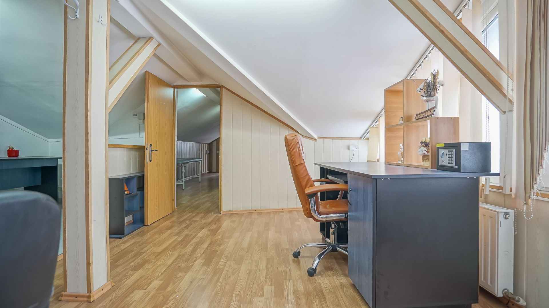 Spatiu Comercial modern 200mp, vad pietonal si auto, Bartolomeu - Poză 23