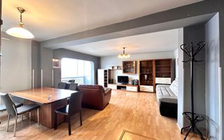 Apartament spatios 4 camere + parcare, pretabil ptr ERASMUS - Poză 2