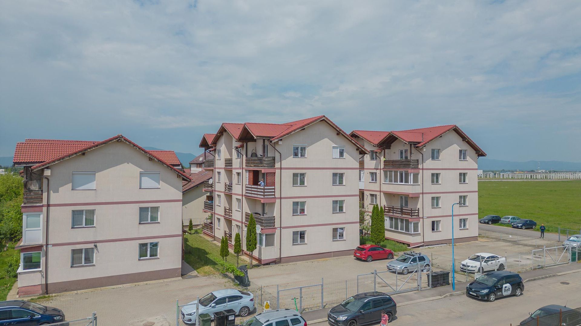 Apartament 2 camere mobilat si loc de parcare in Tractorul - Poză 18