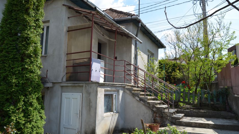 Casă de vânzare renovabilă | Gruia | Teren 380 mp | Front la 2 străzi - Poză 2