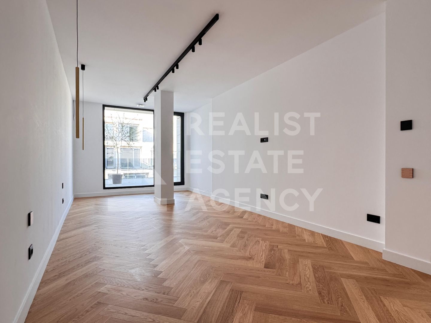 Vilă elegantă in Nordul Capitalei. - Poză 12