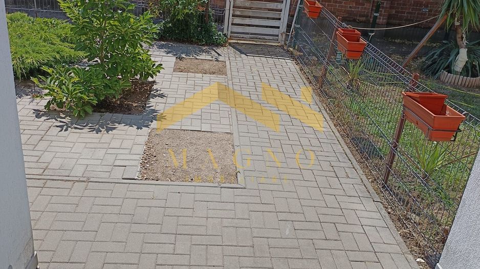 CASA SPATIOASA CU 4 CAMERE CARTIER GRADISTE - Poză 3
