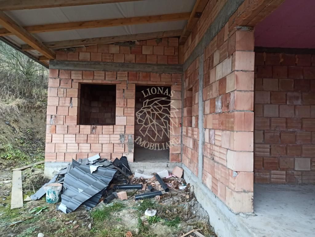 Casa la rosu 212 mp-terasa 25 mp-balcon 11 mp-teren 1034 mp-Teaca - Poză 6