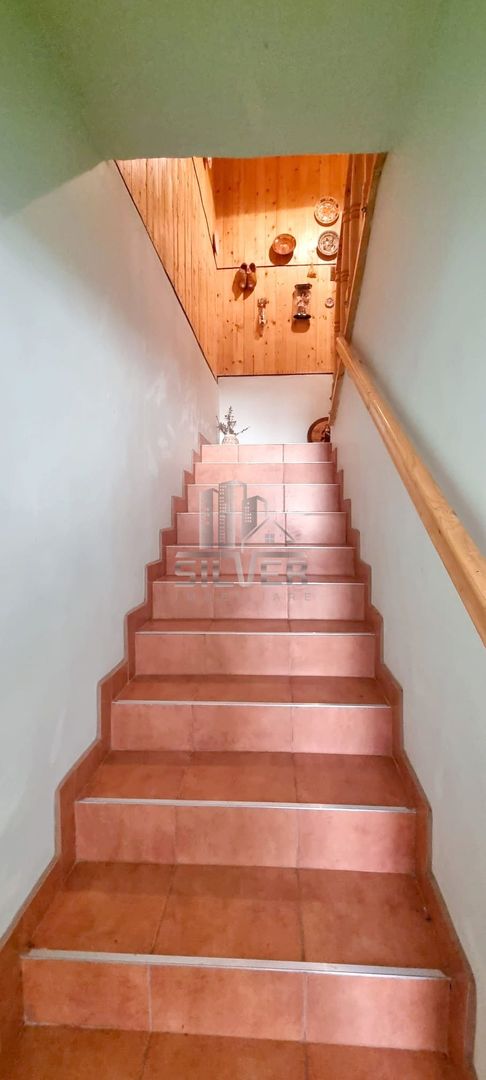 Casa pe 3 niveluri cu teren de 1900 mp in Com. Baisoara. - Poză 16