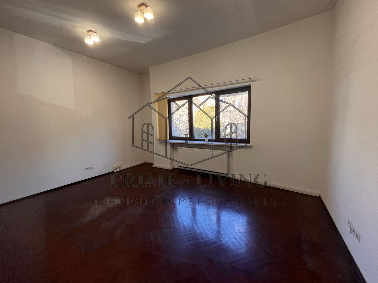 VILA INTERBELICĂ LA INCHIRIERE IN ZONA 1 MAI - Poză 11