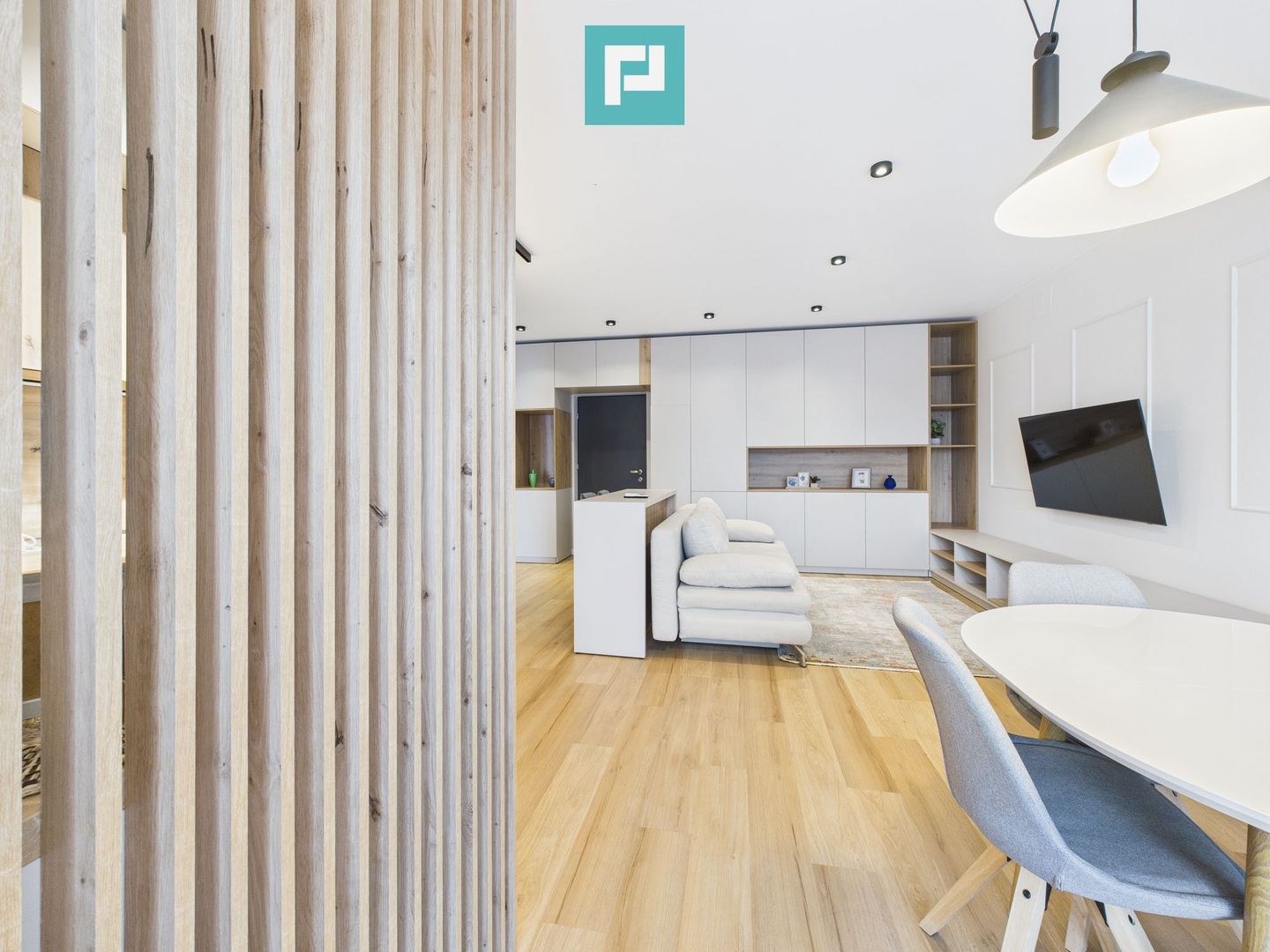 Apartament spațios, vedere și facilități premium - Poză 25