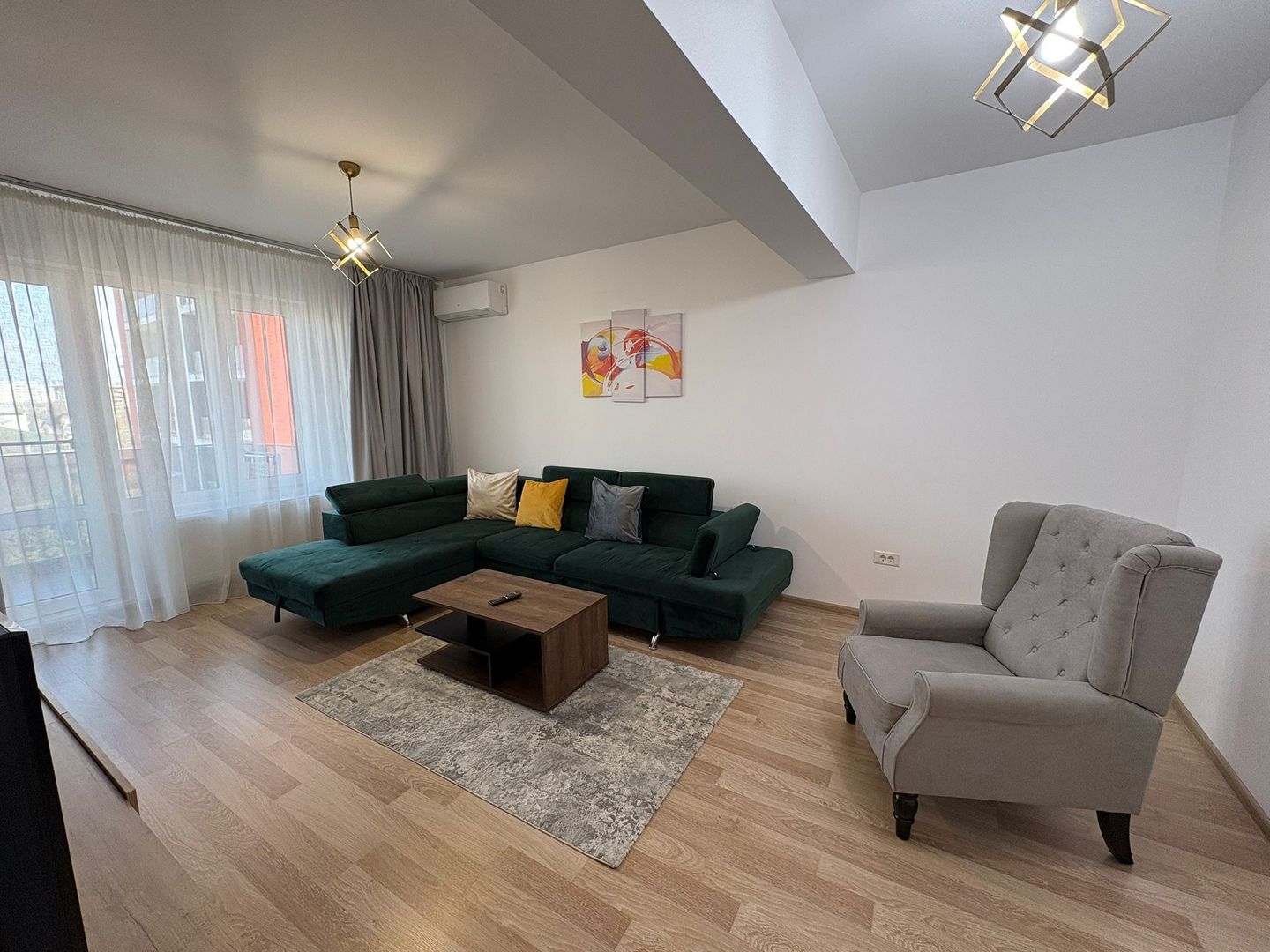 AP. 2 CAMERE APARATORII PATRIEI, CENTRALA, BUCATARIE INCHISA,PARCARE - Poză 1