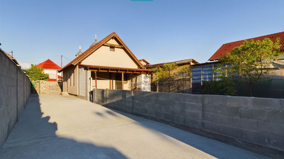 Vilă cu mansardă în Bujac - Poză 27