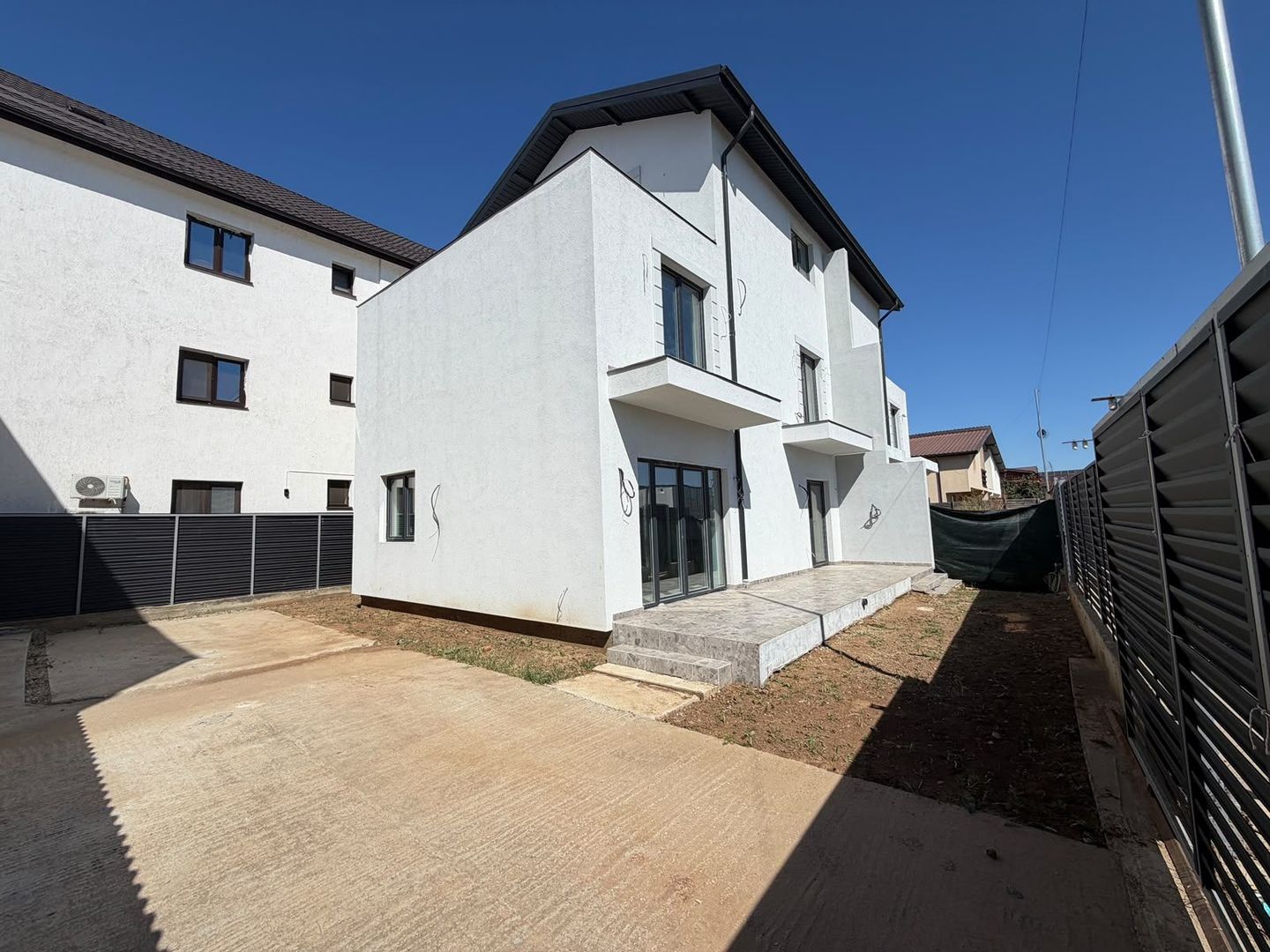 CASA DUPLEX, TOATE UTILITATILE, STRADA ASFALTATA, COMISION 0% - Poză 1