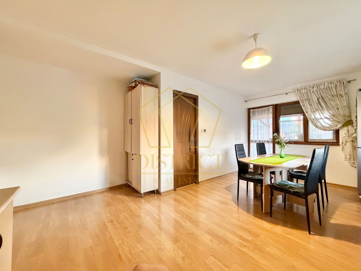 Duplex cu 4 camere si 2 bai complet mobilat si utilat in Giroc langa Zone 2. - Poză 4