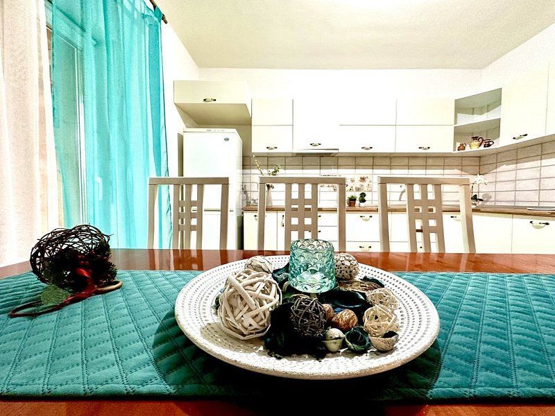 Casa la intrare în Ghiroda - Poză 10