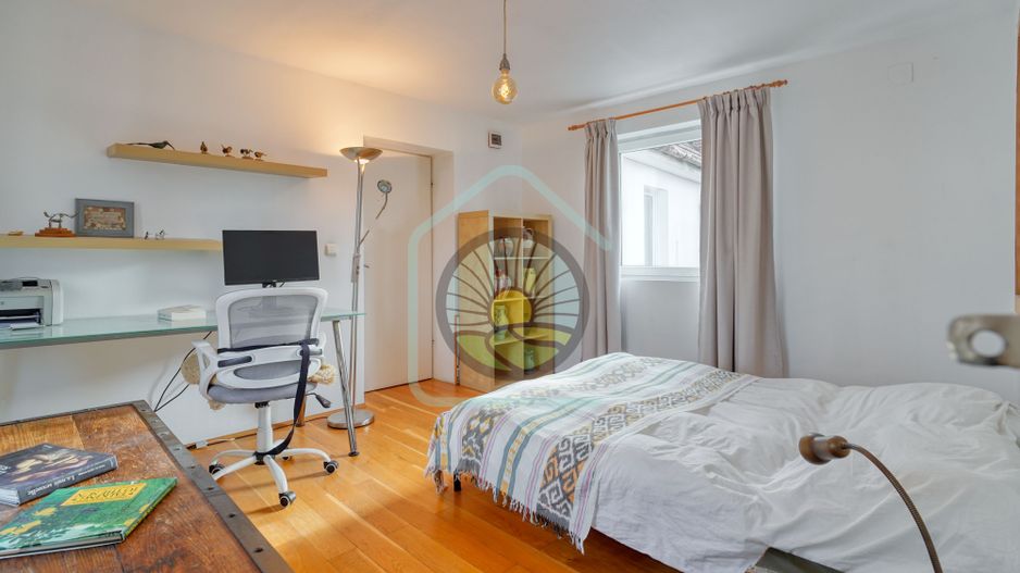 CASA INDIVIDUALA- DEALUL CETATII BRASOV - Poză 6