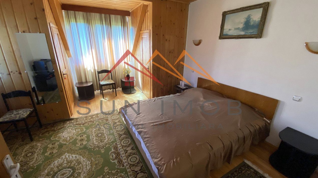 Vila de vanzare, teren 3100 mp, 7 camere, 6 grupuri sanitare, 3 CT, an 1997 - Poză 37