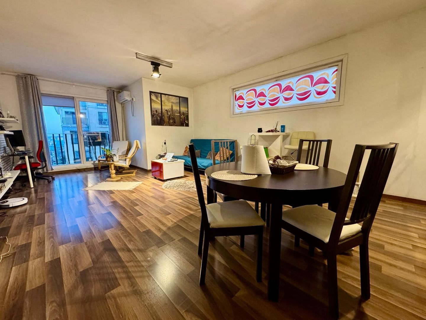 COSMOPOLIS - Apartament cu 2 camere, mobilat si utilat. - Poză 2