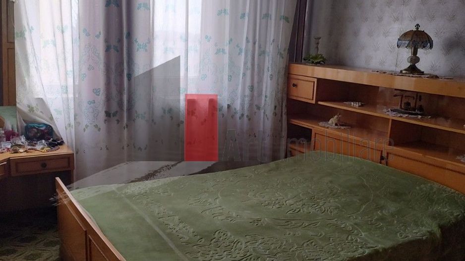 Apartament 3 camere Moinesti - Poză 3