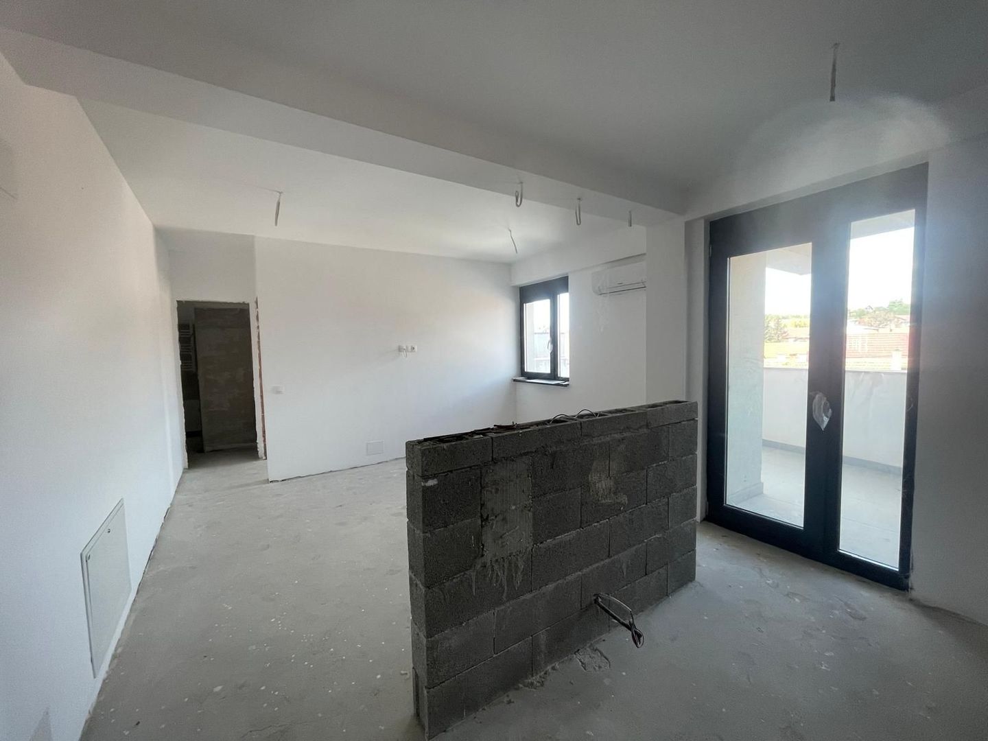 Oază urbană lângă Parcul Brătianu–apartament modern cu terasă spațiosa - Poză 3