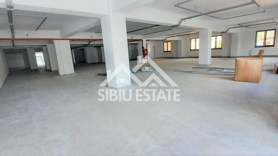 Spatiu comercial 600 mp vitrine la strada, dublu acces - Poză 7