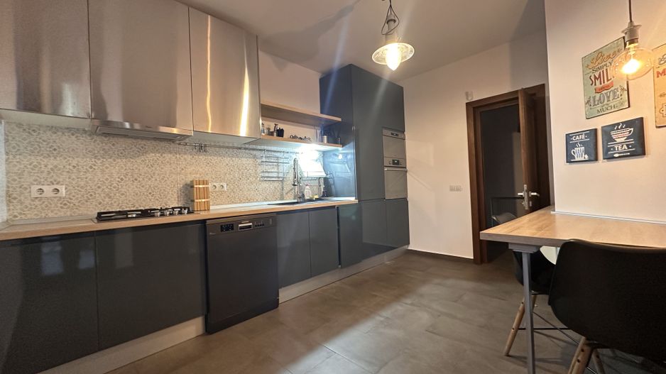ANDRONACHE | Vila 4 Camere | Garaj | Curte Verde | Ciubar & BBQ - Poză 11