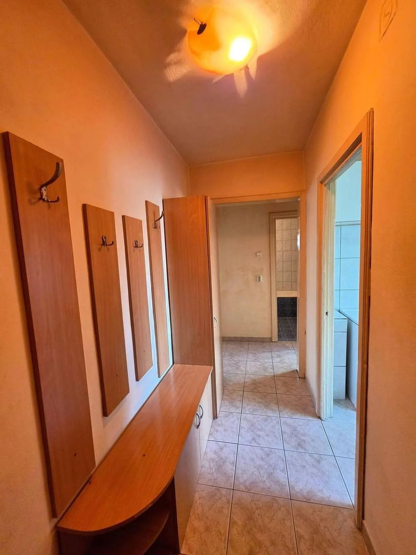 Vand apartament cu 2 camere decomandat in Calea Lipovei - Poză 8