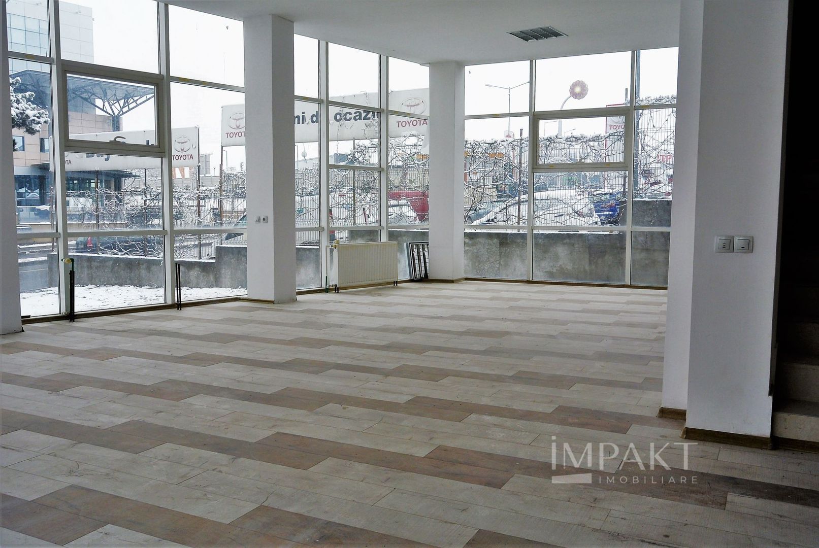 Cladire de birouri cu  spatii vitrate generoase in Zorilor. - Poză 1