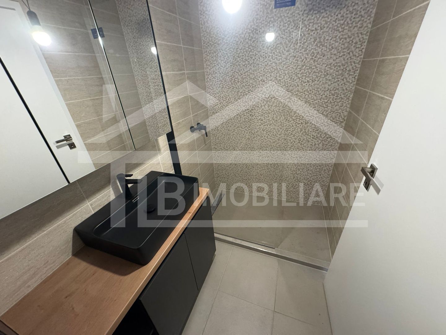 Apartament cu 3 camere, 80mp, parcare, boxa, Zona Maurer - Poză 11