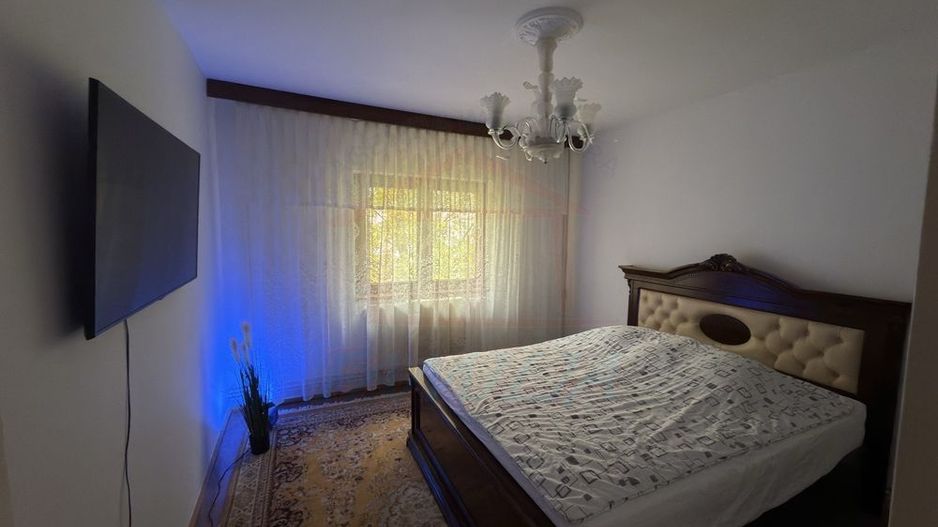 Apartament 3 camere decomandate, etaj 2 – zona Piata Centrala - Poză 1