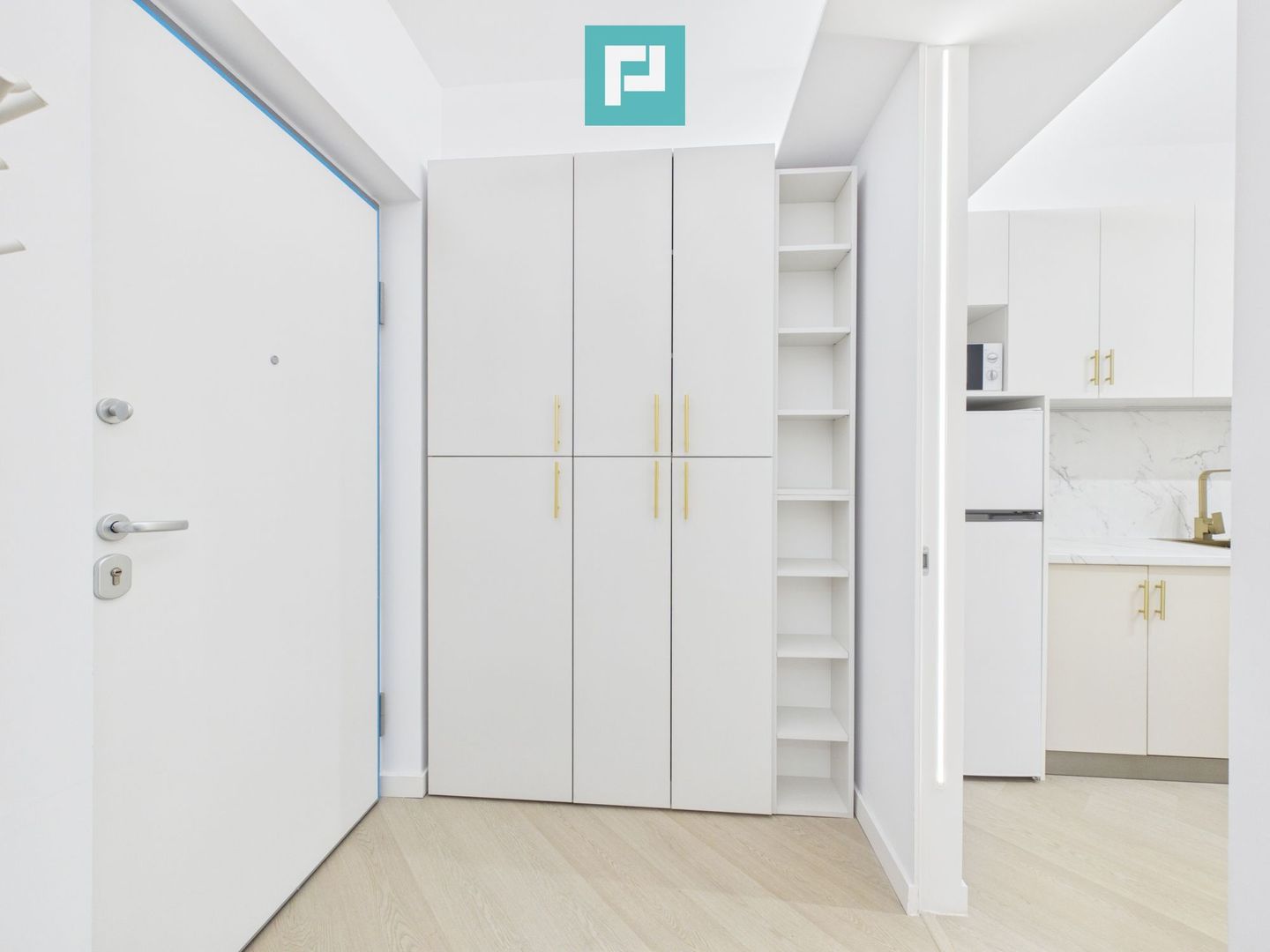 Studio, Cortina North - Poză 2