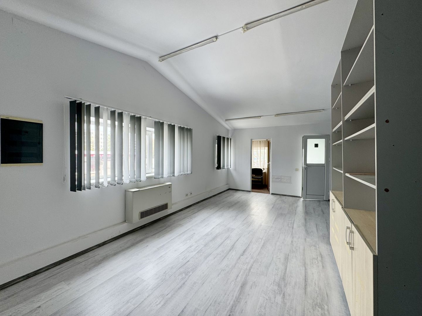 Depozit-Hala-Productie 744mp+366 Birouri-Acces tir - Poză 11