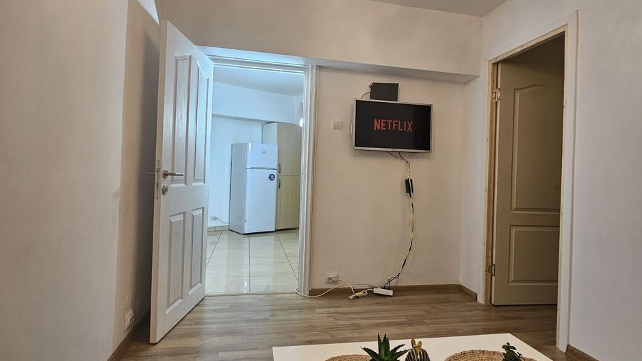 Închiriez apartament 2 camere, Unirii,centrală bloc, metrou 1 min, pet - Poză 5