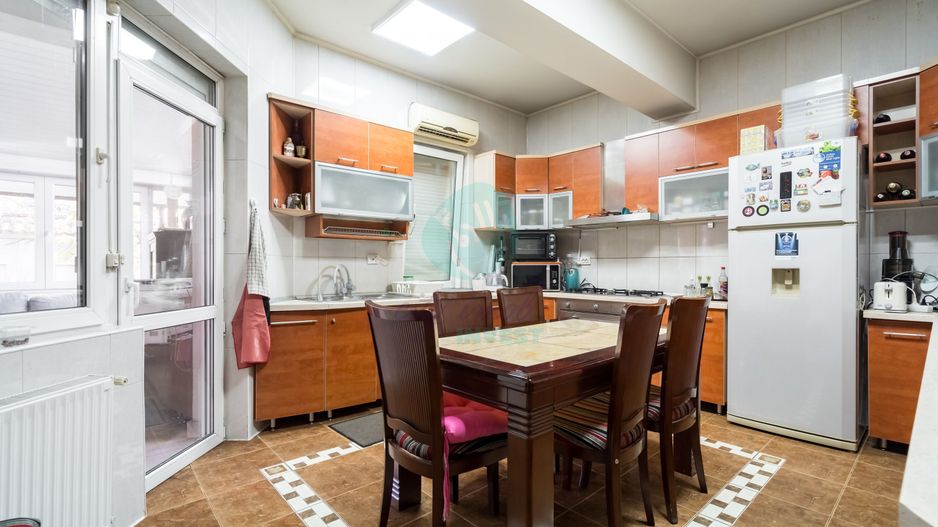 Vila spatioasa in zona Erou Iancu Nicolae - British School - Poză 9