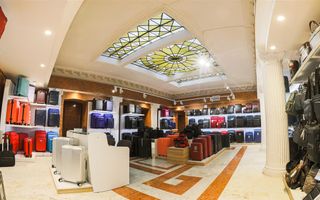 Sub mantia arhitecturala istorica a Cetatii Timisoarei, Spatiu comercial - Poză 1